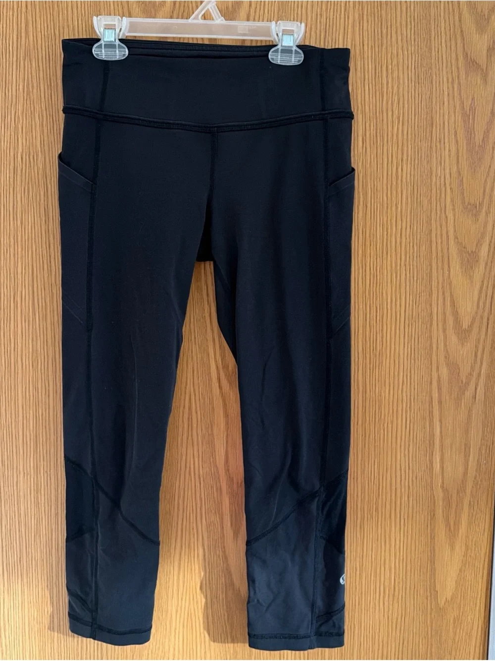 Lululemon Pace Rival Mid-Rise Crop 22